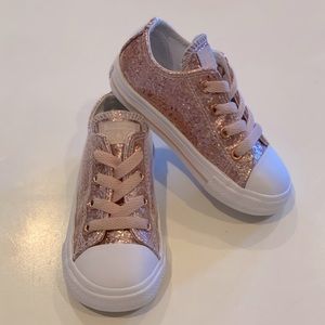 NWOT SZ 7 BLUSH PINK CONVERSE